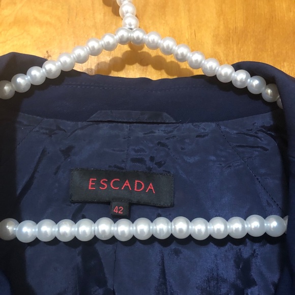 Escada jacket - Picture 3 of 5